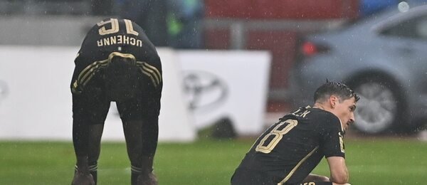 Emmanuel Uchenna a Lukáš Sadílek ze Sparty, 4. kolo nadstavby Chance Ligy 2024–25