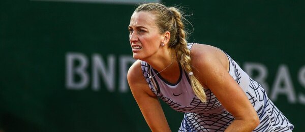 Petra Kvitová v předloňském zápase na French Open, Kvitová otevírá dnešní český program Roland Garros 2025