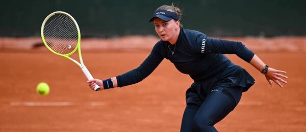 Barbora Krejčíková ve vítězném utkání 1. kola Roland Garros 2025, Krejčíková dnes v Paříži hraje 2. kolo dvouhry