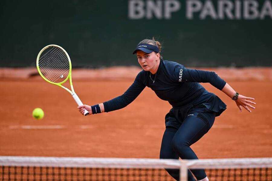Barbora Krejčíková ve vítězném utkání 1. kola Roland Garros 2025, Krejčíková dnes v Paříži hraje 2. kolo dvouhry