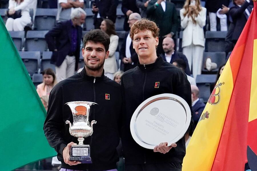 Carlos Alcaraz a Jannik Sinner po finále Masters v Římě 2025