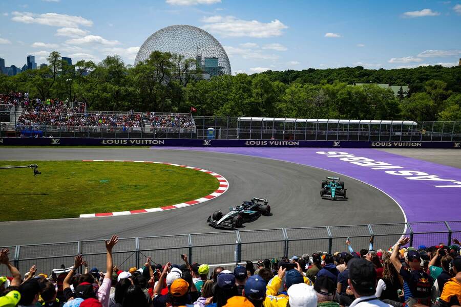 George Russell a Fernando Alonso během pátečního tréninku na VC Kanady
