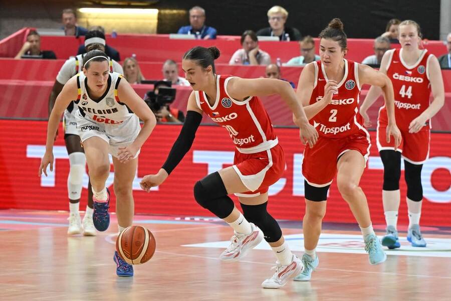 EuroBasket 2025, Eliška Hamzová vyráží do rychlého protiútoku, zápas proti Belgii