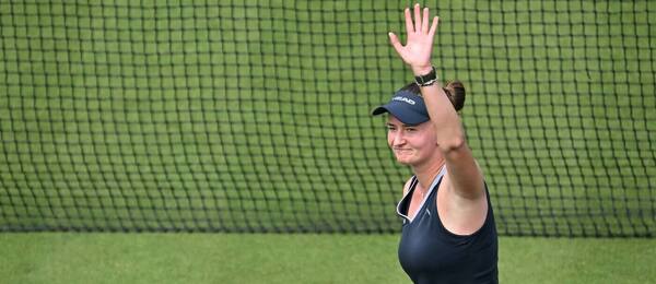 Barbora Krejčíková po postupu do čtvrtfinále WTA Eastbourne 2025. Jaký je dnešní český tenisový program?