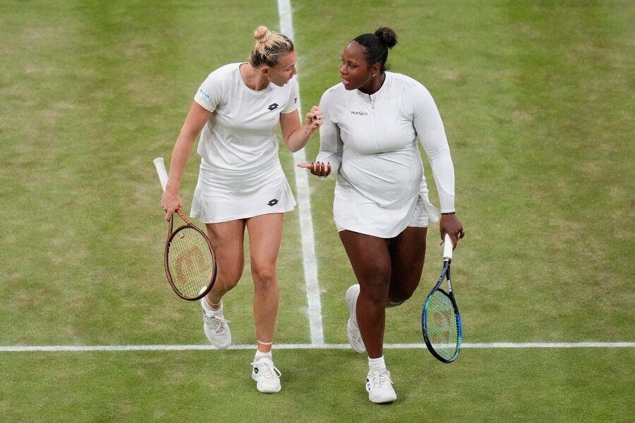 Tenistky Kateřina Siniaková a Taylor Townsend ve finále Wimbledonu 2024, dnes hrají čtvrtfinále ženské čtyřhry na Wimbledonu 2025