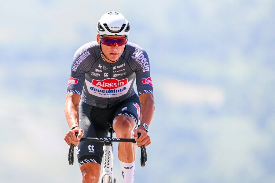 Excelentní klasikář Mathieu van der Poel patří k favoritům 15 .etapy Tour de France 2025