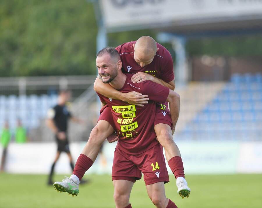 Chance Národní Liga 2025/26: Na snímku Pavel Moulis a Tomáš Vondrášek