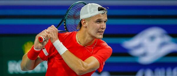 Český tenista Jakub Menšík na turnaji ATP Masters 2025 v Miami, dnes Menšík startuje na tisícovce v Kanadě.