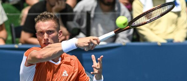 Tenista Jiří Lehečka v zápase ATP ve Washingtonu, dnes Lehečka i další Češi a Češky hrají na National Bank Open v Kanadě. 
