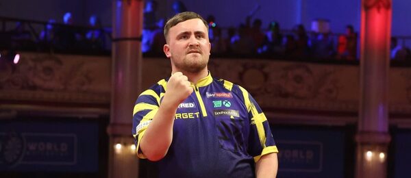 Šipky, PDC, Luke Littler během World Matchplay v anglickém Blackpoolu