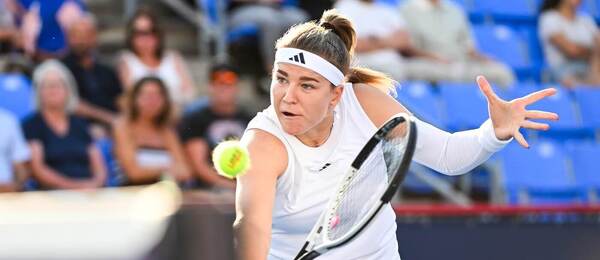 Česká tenistka Karolína Muchová ve vítězném zápase 3. kola WTA Montreal 2025, dnes Muchová v Kanadě hraje proti Madison Keys.