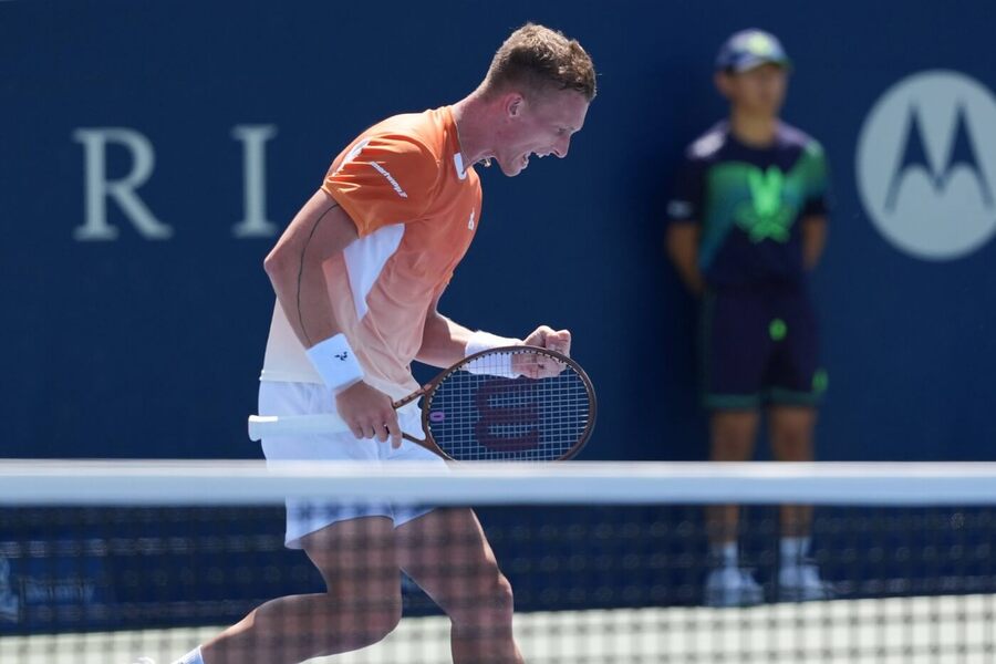 Tenista Jiří Lehečka ve vítězném 3. kole ATP Toronto 2025, dnes Lehečka hraje osmifinále proti Tayloru Fritzovi.