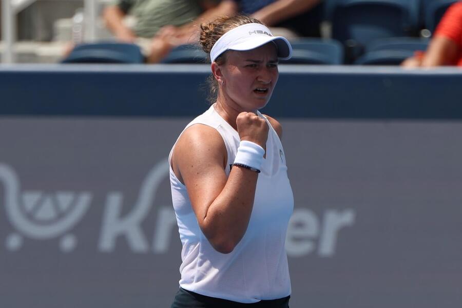 Barbora Krejčíková na WTA 1000 2025 v Cincinnati postoupila přes Ivu Jovic, dnes hraje osmifinále proti Jasmine Paolini.