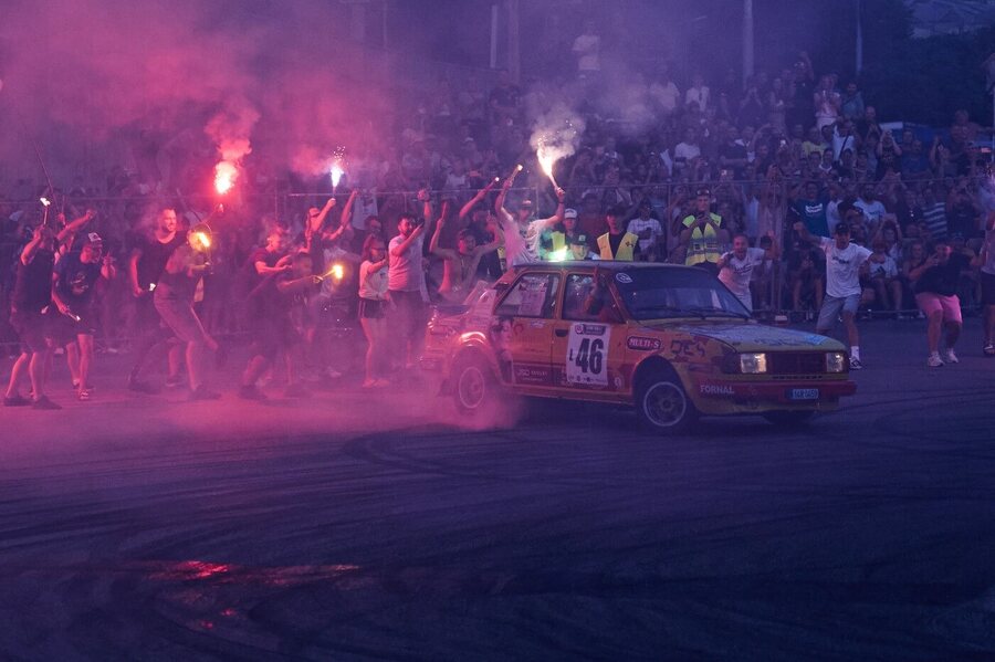 Atmosféra na městské superspeciálce ve Zlíně (foto z Barum Rally 2024)