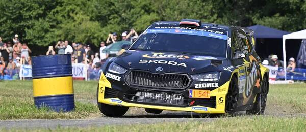 Barum Czech Rally Zlín 2025, Jakub Matulka při průjezdu Slušovickou arénou (RZ Březová)
