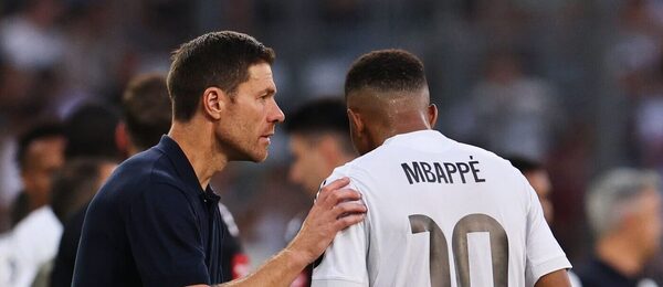 Xabi Alonso a Kylian Mbappé z Realu Madrid