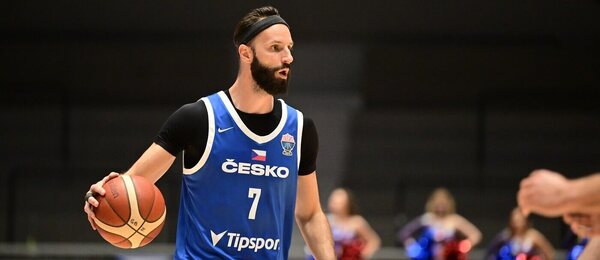 Vojtěch Hruban by měl být jedním z lídru českého týmu na EuroBasketu 2025 (fotka z přípravného utkání proti Gruzii)
