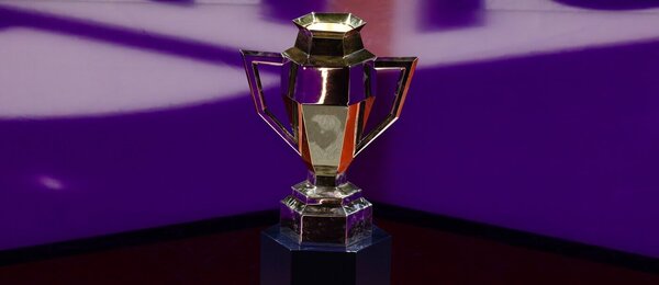 Trofej pro vítěze Ligy mistrů v hokeji (Champions Hockey League). Všechny zápasy hokejové LM lze sledovat živě a zdarma.