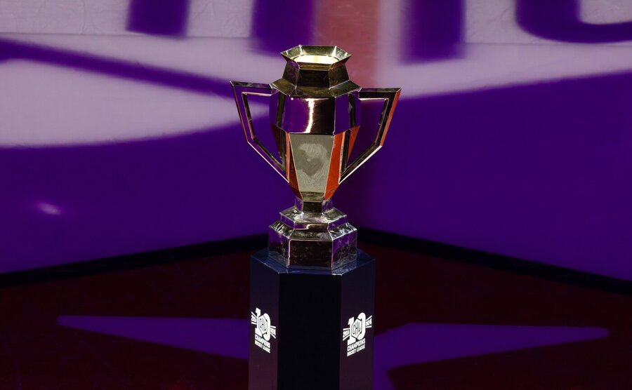 Trofej pro vítěze Ligy mistrů v hokeji (Champions Hockey League). Všechny zápasy hokejové LM lze sledovat živě a zdarma.
