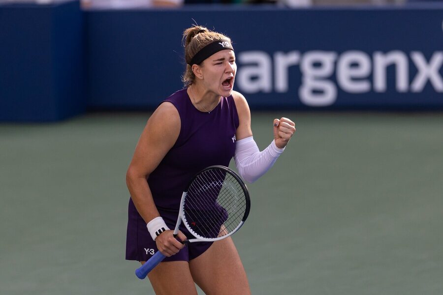 Karolína Muchová se raduje z postupu do 3. kola US Open 2025. Dnes se v českém derby střetne s Lindou Noskovou.