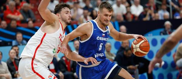 EuiroBasket 2025, Jan Zídek v úniku do koše, zápas Česko vs. Turecko (29. 8. 2025)