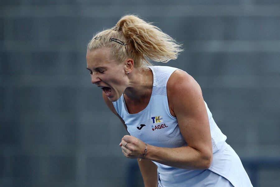 Kateřina Siniaková v zápase na US Open 2025, kde dnes hraje 2. kolo čtyřhry. Jaký je český program pro 30. 8.?