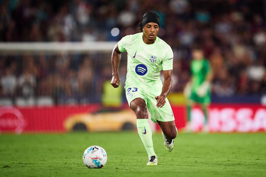 Jules Koundé z Barcelony v utkání proti Levante