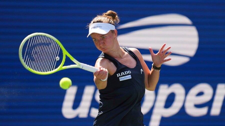 Tenistka Barbora Krejčíková ve vítězném zápase na US Open v New Yorku, kde dnes spolu s dalšími Češkami a Čechy hraje osmifinále