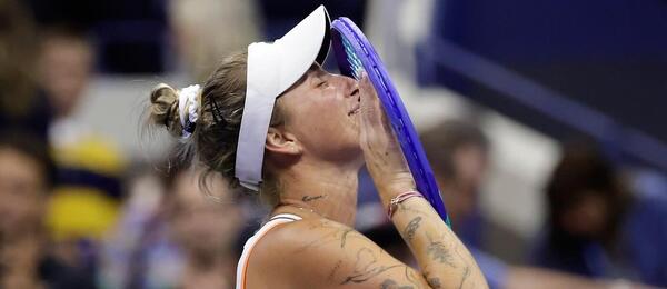 Markéta Vondroušová po postupu do čtvrtfinále US Open 2025, kde ji dnes vyzve obhájkyně titulu Aryna Sabalenka.