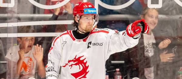 Michal Kovařčík skóroval při návratu do české extraligy, Třinec i dalších 13 klubů dnes čeká 2. kolo ELH 2025/2026