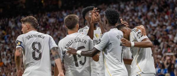 Fotbalisté Realu Madrid se radují z gólu proti Mallorce