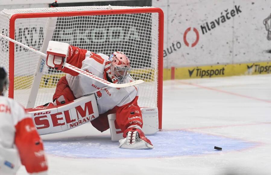 Matěj Machovský se v brance Olomouce ohání, Mora je ale stále bez bodu. Zvítězí v dnešním 3. kole hokejové extraligy?