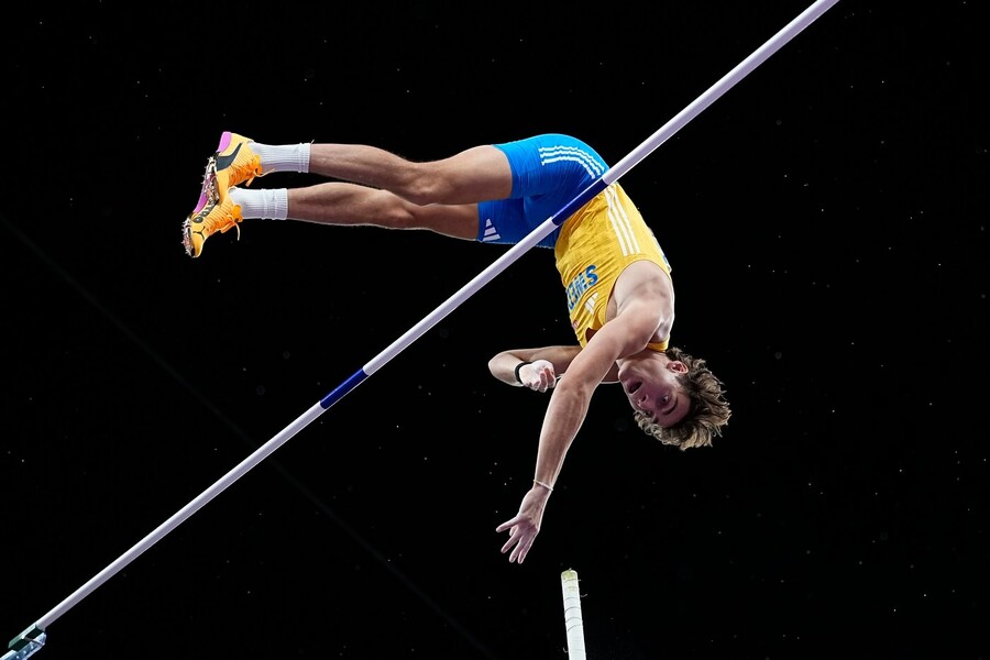 Překoná Armand Duplantis světový rekord?