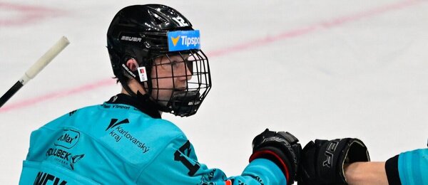 Teprve 16letý útočník Karlových Varů Petr Tomek dal už 3 góly, také jeho uvidíme v dnešním 5. kole hokejové extraligy