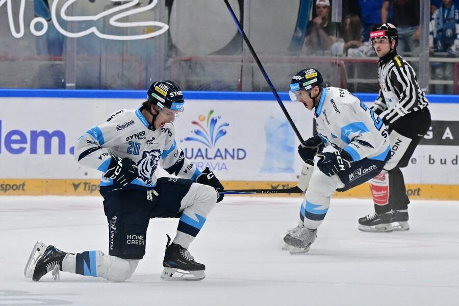 Liberecký hokejista Jaromír Pytlík se raduje z vítězného gólu v poslední sekundě minulého kola, dnes je na programu 6. kolo extraligy