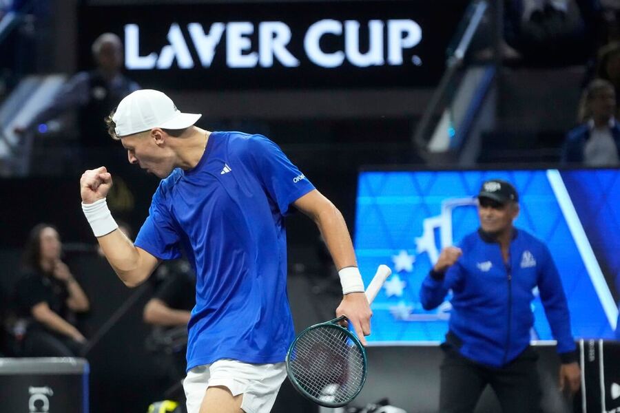 Jakub Menšík během vítězného zápasu na Laver Cupu 2025 v USA, Menšík si zahraje také v dnešním 3. dni turnaje