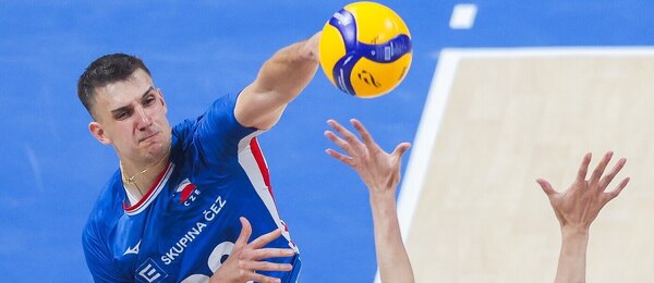 MS ve volejbale 2025, zakončení tahouna české reprezentace Patrika Indry (fotka ze zápasu Česko vs. Čína)
