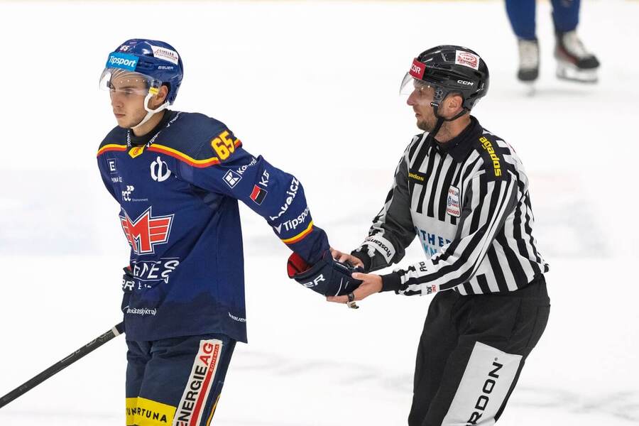 Tomáš Cibulka z Českých Budějovic je před dnešním 7. kolem nejproduktivnějším obráncem Tipsport extraligy 2025/26