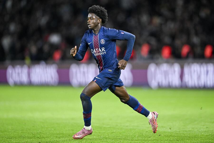 Quentin Ndjantou Mbitcha, osmnáctiletý útočník PSG, během duelu proti Auxerre