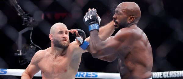 Jiří Procházka knockoutuje Khalila Rountreeho na turnaji UFC 320 Jiří Procházka knockoutuje Khalila Rountreeho na turnaji UFC 320