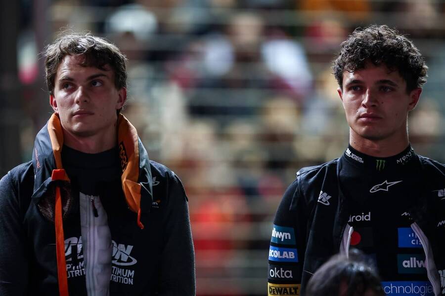 Oscar Piastri (vlevo) a Lando Norris z McLarenu jsou aktuálně největší rivalové v F1