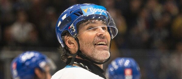 Jaromír Jágr se v pátek vrátil na extraligový led, jeho Rytíři Kladno dnes hrají také v 16. kole ELH 2025/26