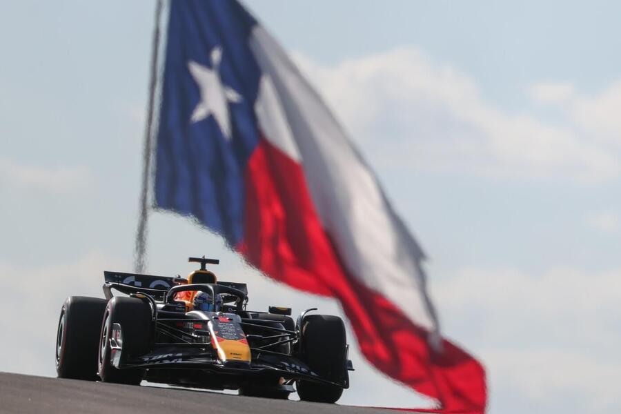 Max Verstappen vystartuje do VC USA F1 2025 z pole position