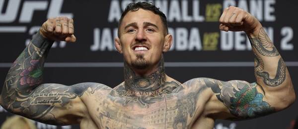 Tom Aspinall při vážení před MMA turnajem UFC 321 Tom Aspinall při vážení před MMA turnajem UFC 321