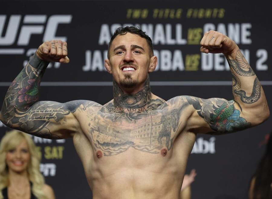 Tom Aspinall při vážení před MMA turnajem UFC 321 Tom Aspinall při vážení před MMA turnajem UFC 321