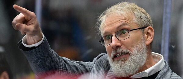 Trenér Tomáš Martinec dovedl Hradec Králové k výhře nad Kometou, v dnešním 20. kole extraligy Mountfield HK hostí Třinec