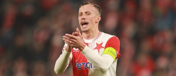 Tomáš Vlček, slávistický obránce, v duelu proti Baníku Ostrava