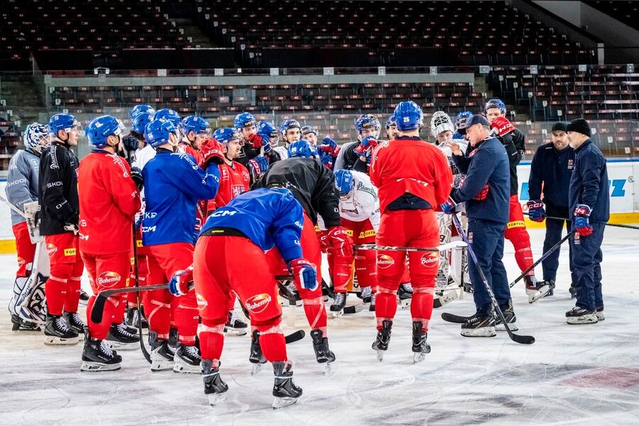 Fotka z tréninku české hokejové reprezentace před startem Karjala Cupu 2025
