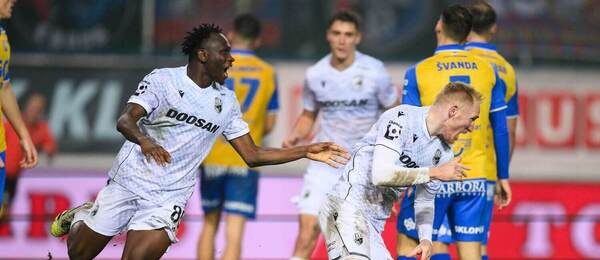 Václav Jemelka (vpravo) zajistil Plzni těsnou výhru v Teplicích