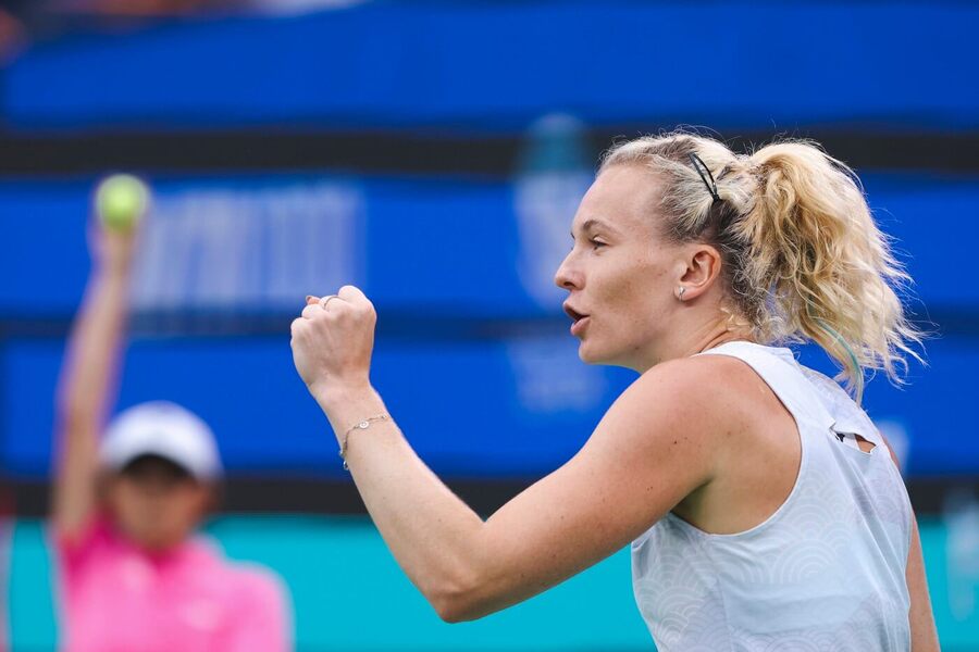 Česká tenistka Kateřina Siniaková v zápase WTA Wuhan, dnes hraje semifinále čtyřhry na Turnaji mistryň 2025